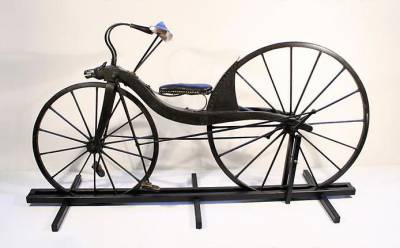 первый металлический велосипед